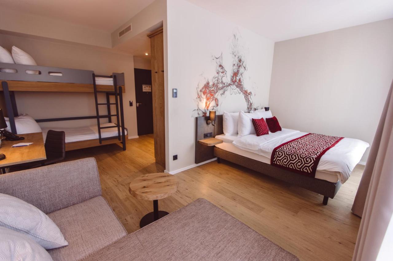 Hotel Libertas Elements Pure Merzhausen Buitenkant foto